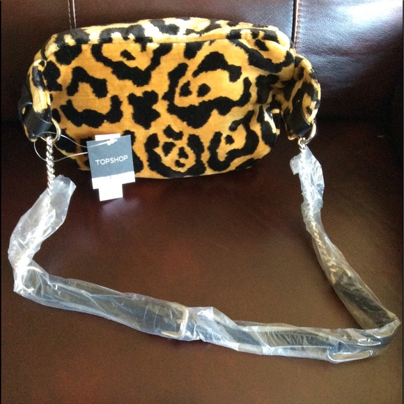 A NEW TOPSHOP Leopard Print Fanny Bag - Picture 6 of 8